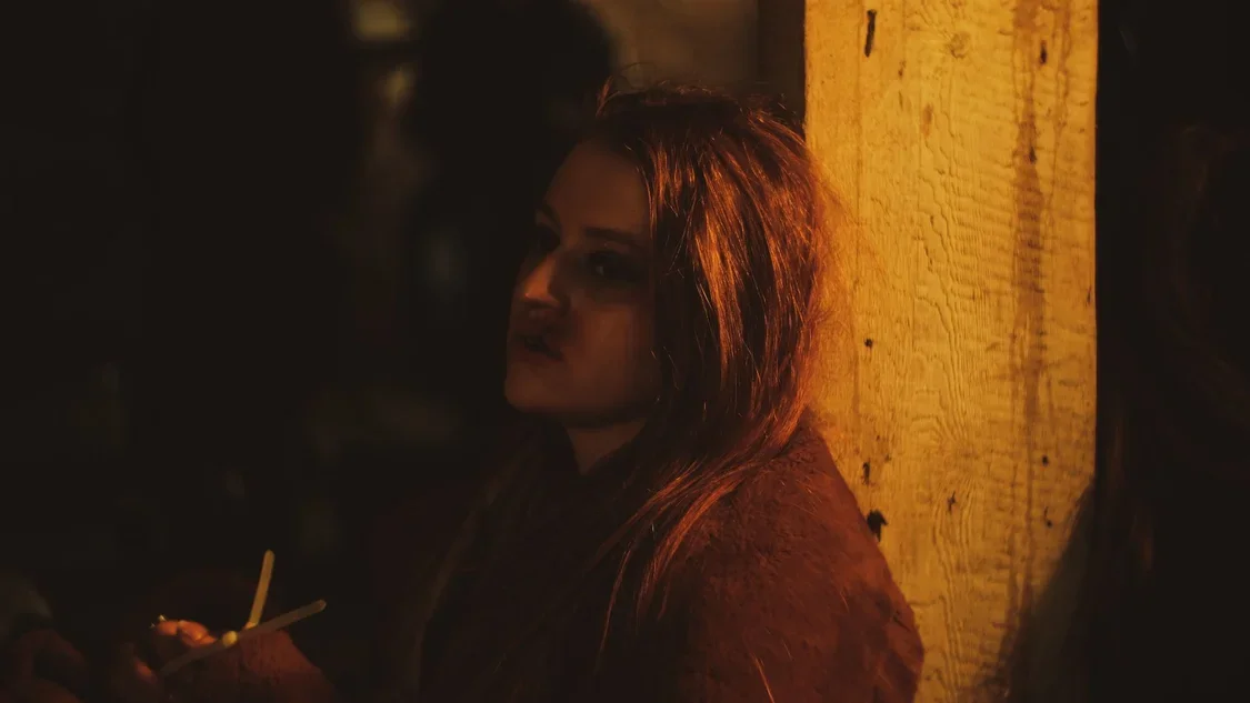 Olga Rossa film still, interior scene